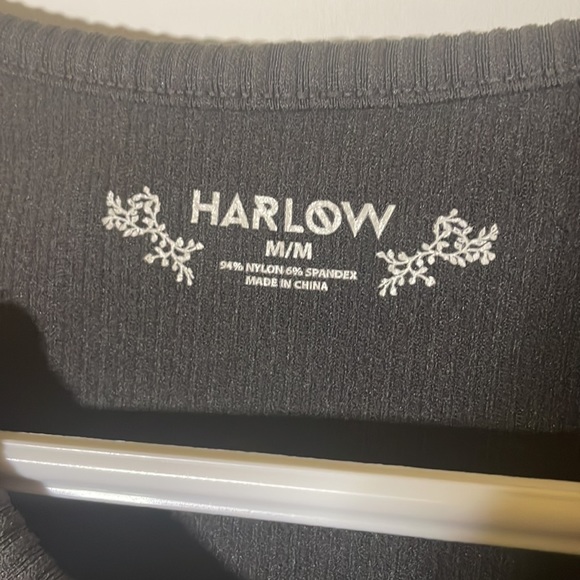 HARLOW Ribbed Long-Sleeve Cropped Shirt. Dark Grey. Size Medium. - Picture 4 of 5